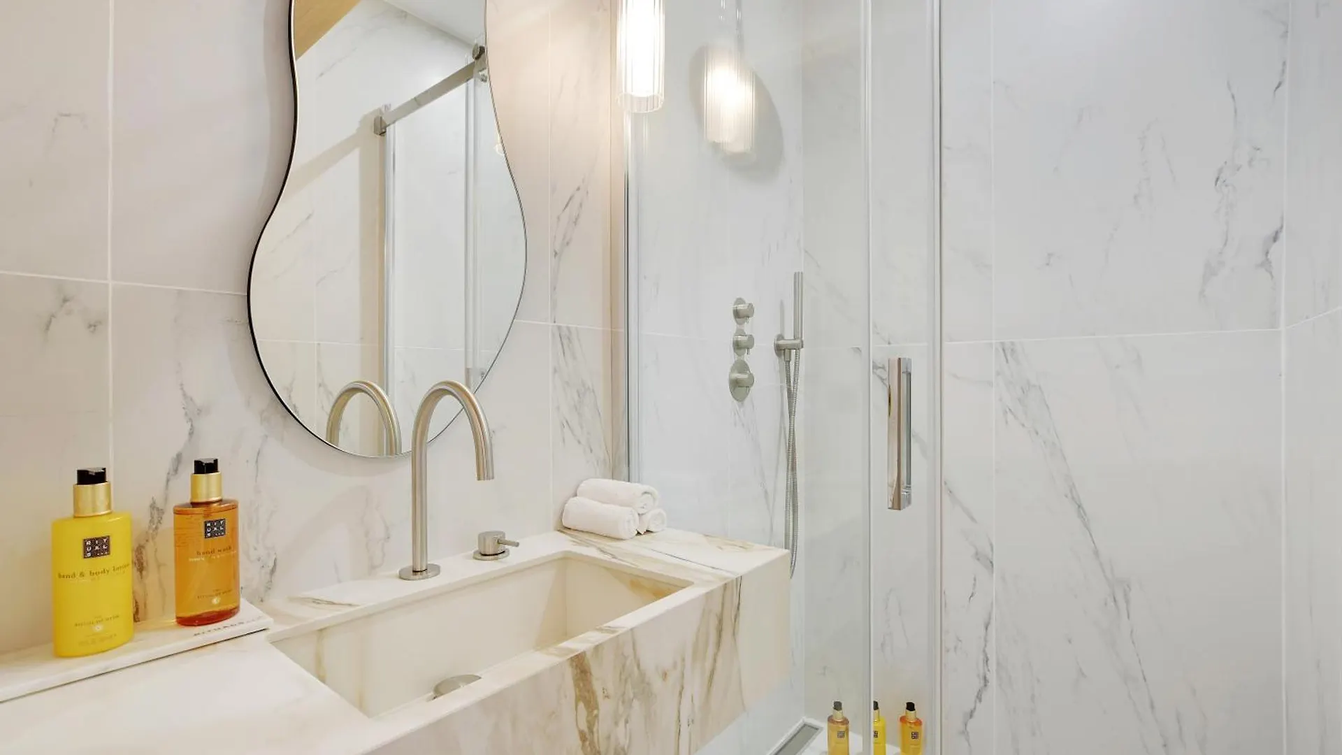 Oniri - Serviced Apartment In Place Vendome Parijs